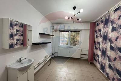 Spațiu comercial stradal 61 mp, Bd. Chisinau - vitrina si acces direct - 8