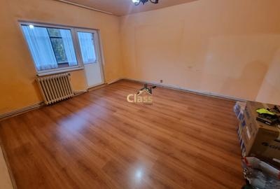 Apartament cu 4 camere decomandat în Dâmbul Rotund