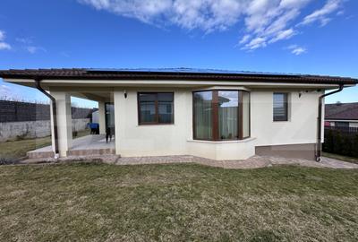 Casă individuală cu 4 camere în Corușu