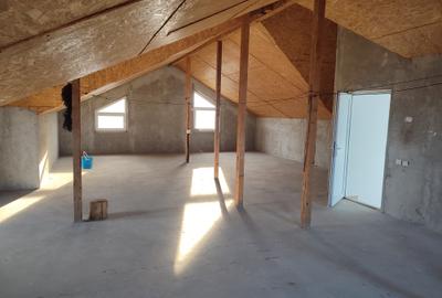 Casa cu design placut si curte generoasa in Afumati - 9