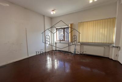 VILA INTERBELICĂ LA INCHIRIERE IN ZONA 1 MAI - 15