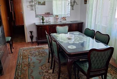 Apartament cu 3 camere semidecomandat în Titan