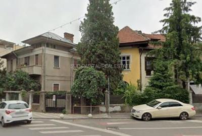 Casă individuală cu 4 camere în Cotroceni
