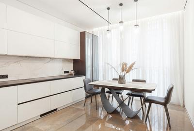 Apartament cu 3 camere decomandat în Berceni