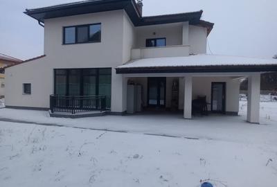 Casă individuală cu 5 camere în Corbeanca