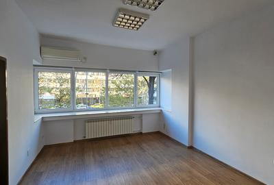 Apartament 4 camere B-dul Nicolae Balcescu ultra-central ideal birou firma.