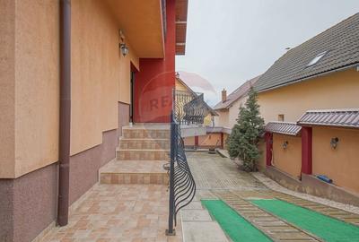 Casă cu garaj și panouri fotovoltaice – Codlea! - 45