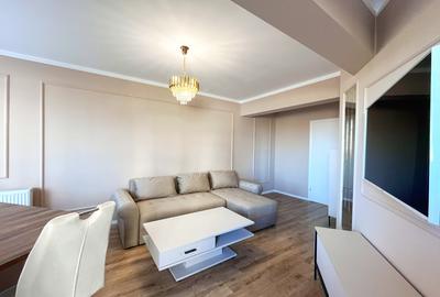 Apartament cu 3 camere decomandat, mobilat în Tractorul