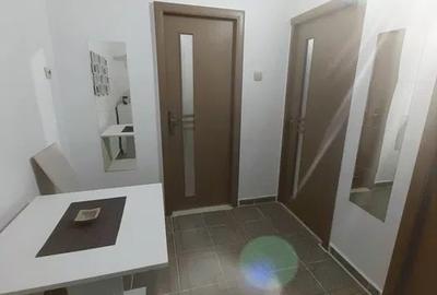 Garsonieră decomandată, mobilată în Vitan