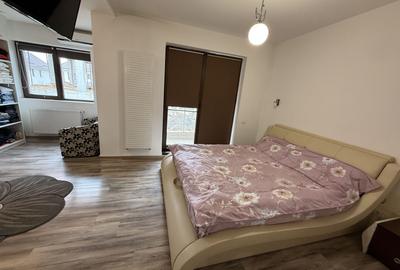 Casă înșiruită complet mobilată + curte+ 2 parcari în complex inchis! - 5