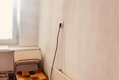 Garsoniera Dristor, bloc stradal, 4 minute de metrou, mobilată si utilată modern - 8