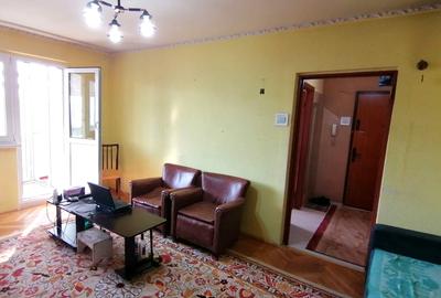 Apartament cu 2 camere semidecomandat, mobilat în Titan