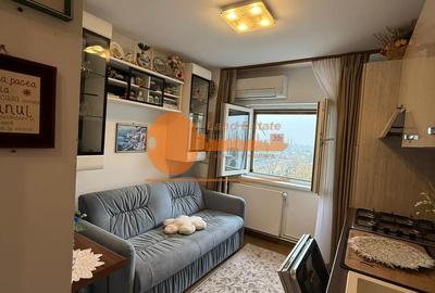 Garsonieră decomandată, mobilată în Politehnica