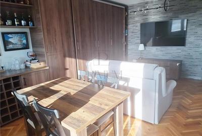 Apartament cu 3 camere decomandat, mobilat în Ultracentral