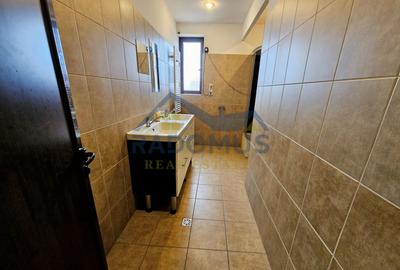 Vilă spațioasă, central, ideală pentru activități comerciale/birouri - 22