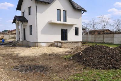 Vila curte, Domnesti 4 camere 2 bai curte 400 mp deschidere 20 ml zona centrala - 2