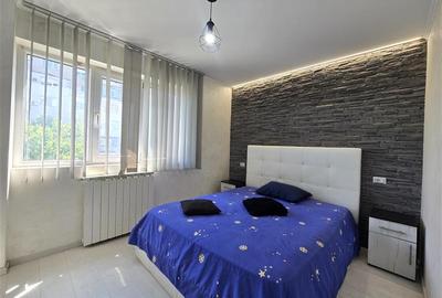 Apartament cu 3 camere decomandat, mobilat în Narcisa