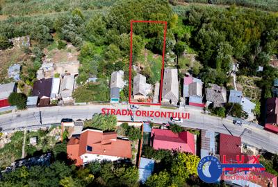 ID 7854 EXCLUSIVITATE – Teren cu casă și ieșire la canal - 1