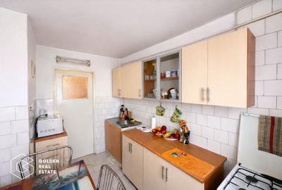 Apartament 3 camere, Malul Muresului-Praporgescu, 2 bai, balcon, etaj 4 - 5