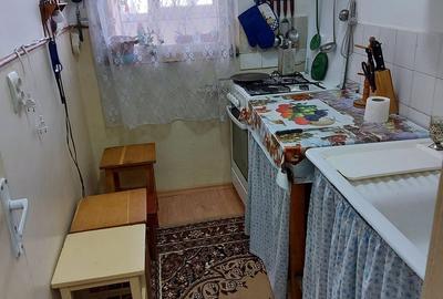 Garsonieră 27 mp cu balcon -bloc 3 etaje-mobilată utilată-bloc an 1980 - 4