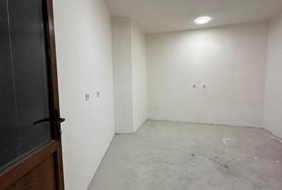 Spatiu comercial modern cu vad pietonal - Centru - KM 0 - 9
