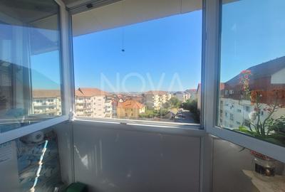 Apartament cu 2 camere semidecomandat, mobilat în Valea Aurie