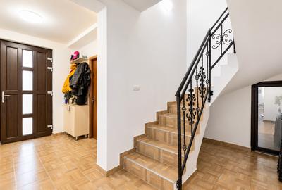 Vila individuala cu teren 500mp si garaj incalzit | 5 camere | 3 bai | Curte 300 - 7