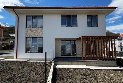 Casa Tip Duplex parter+etaj,120 mp utili,400 mp de teren, situata in Chinteni! - 1