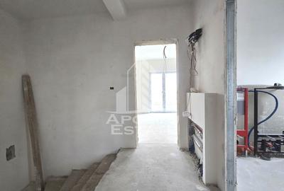 Jumatate de duplex de vanzare, Parter + Etaj, 5 camere si 2 bai, Sag - 19