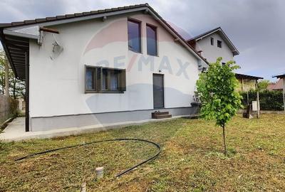 Casa / Vila cu 3 camere si teren de 733 mp de vanzare in Cumpana - 2