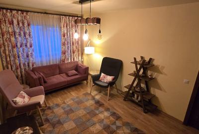 Apartament cu 3 camere decomandat în Astra
