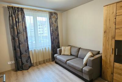 Inchiriez apartament de 3 camere situat central-G-ral Magheru, etaj 1 - 8