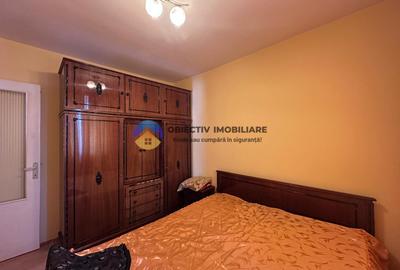 Apartament 3 camere de vânzare - Zona Centrală / 2 băi - 10