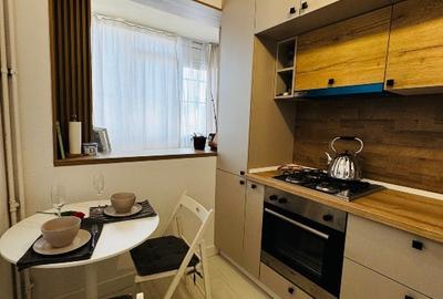 Apartament 2 camere, decomandat, renovat recent, parcare inclusă– 5 min metrou - 9