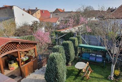 Casa pe 2 niveluri la curte 4 dormitoare 3 băi balcon zona Piata Cluj - 2