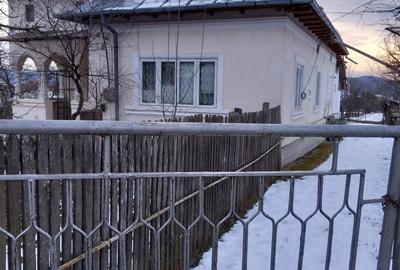 Casă de vânzare în centrul comunei Stâlpeni- Jud.Arges - 1