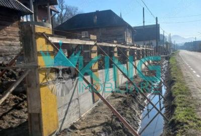 Casa de vanzare in rosu Parter+etaj+mansarda Valea Izei din Maramures - 4