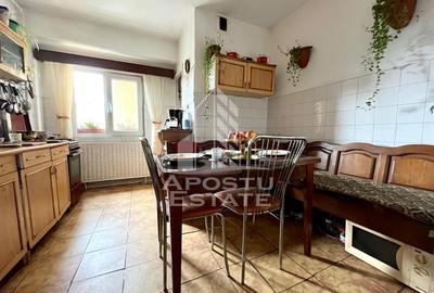 Apartament de vanzare cu 4 camere, centrala proprie, Aradului - 9