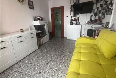 Apartament cu 3 camere circular, mobilat în Astra