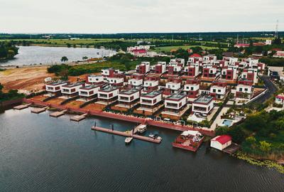 Ansamblu finalizat de vile la Snagov- deschidere spre lac, ponton privat, - 2