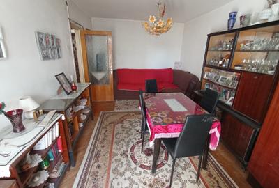 Apartament cu 2 camere decomandat în Podu Roș