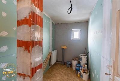 Accesibilitate si farmecul unei case cu garaj, locatie de referinta, Central, Ta - 22