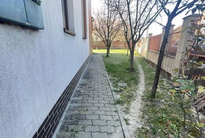 Casa eleganta si luminoasa, situata in zona de case - Mehala - 35