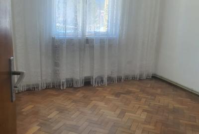 Va oferim spre vanzare aprtament 3 camere et1, zona centrala Predeal - 6