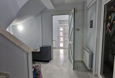 Coiciu, o vila construita pe cadre de beton, bine compartimentata. - 16
