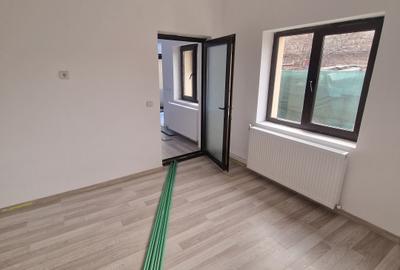Medeea Casa parter de vanzare 5 camere - 12