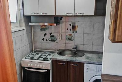 Apartament cu 2 camere, etajul 3/4, zona Podu Ros - 4