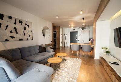Apartament cu 2 camere semidecomandat, mobilat în Semicentral
