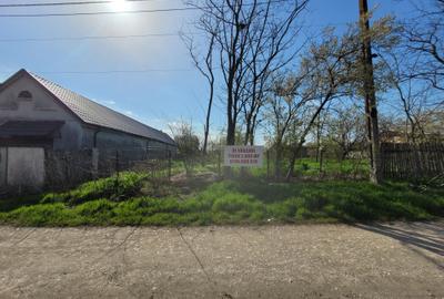 Teren intravilan intre case - 2079 mp - Movilita - 3