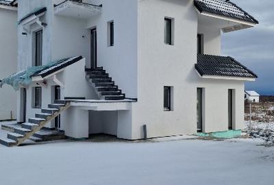 Apartament 2 camere 54 mpu.  plus balcon, parcare, bloc tip vilă, etaj 1 și 2 - 1